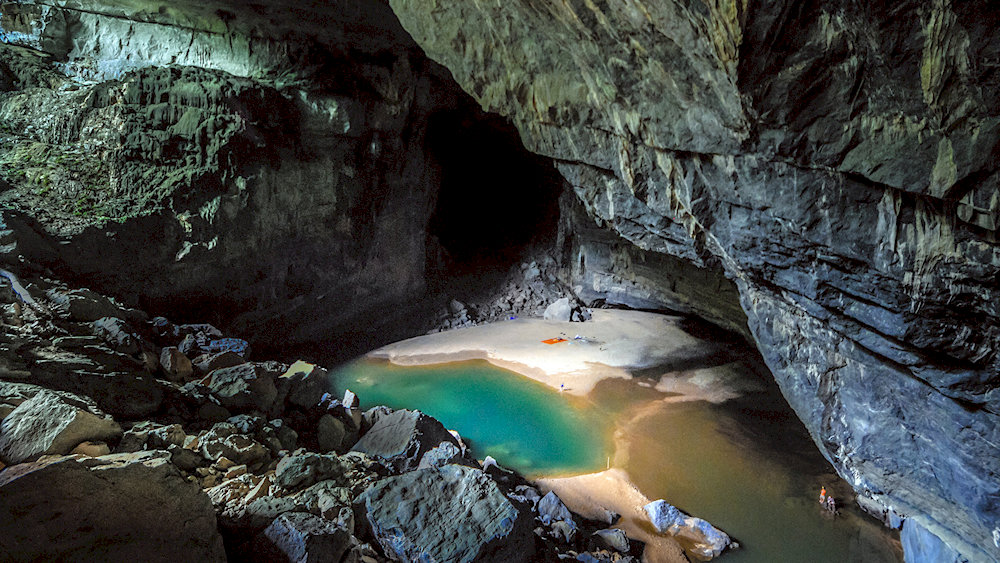 True to its name - “Man Nguyen” means "fulfilled", this cave offers visitors a sense of wonder and serenity 